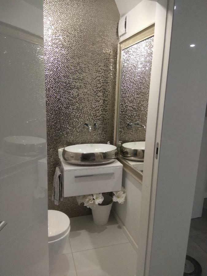 Luxury Apartment With Own Parking Chorzów Dış mekan fotoğraf